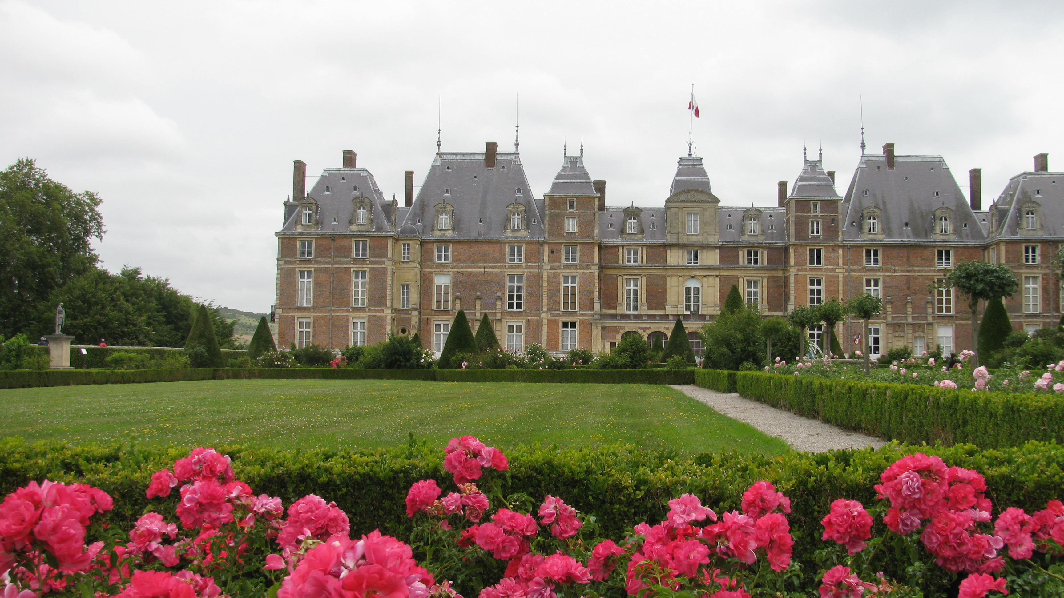 chateau Eu, Normandie - La Fille aux couettes 9